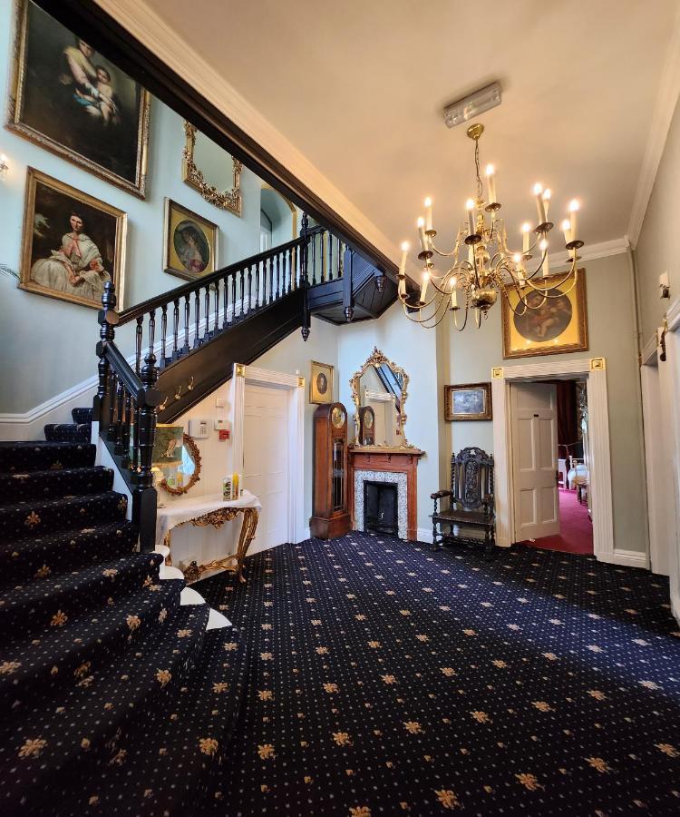 فندق بريستولفي  The Gothic Mansion المظهر الخارجي الصورة