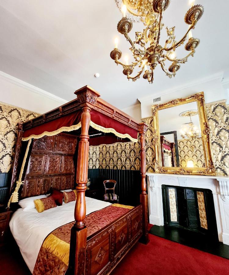 فندق بريستولفي  The Gothic Mansion المظهر الخارجي الصورة