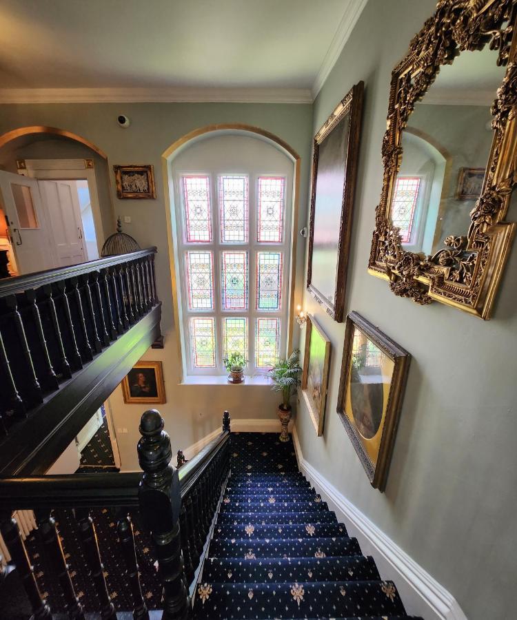 فندق بريستولفي  The Gothic Mansion المظهر الخارجي الصورة
